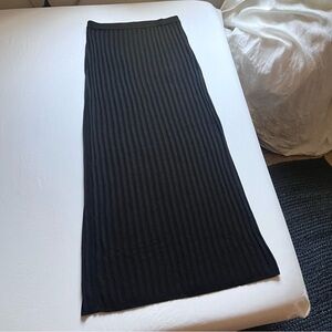 DISSH Black Ribbed Knit Maxi Skirt